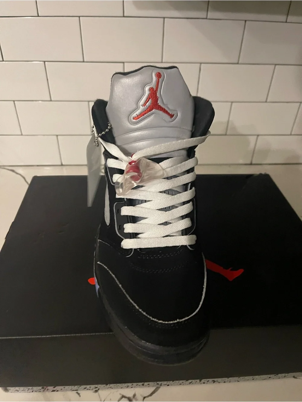 Men’s Retro 5 Metallic Size 7.